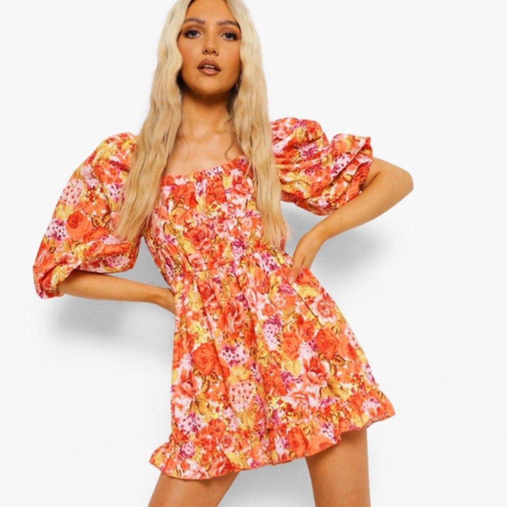 BooHoo Floral Print Putt Sleeve Ruched Playsuit Romper Size 12 NWT